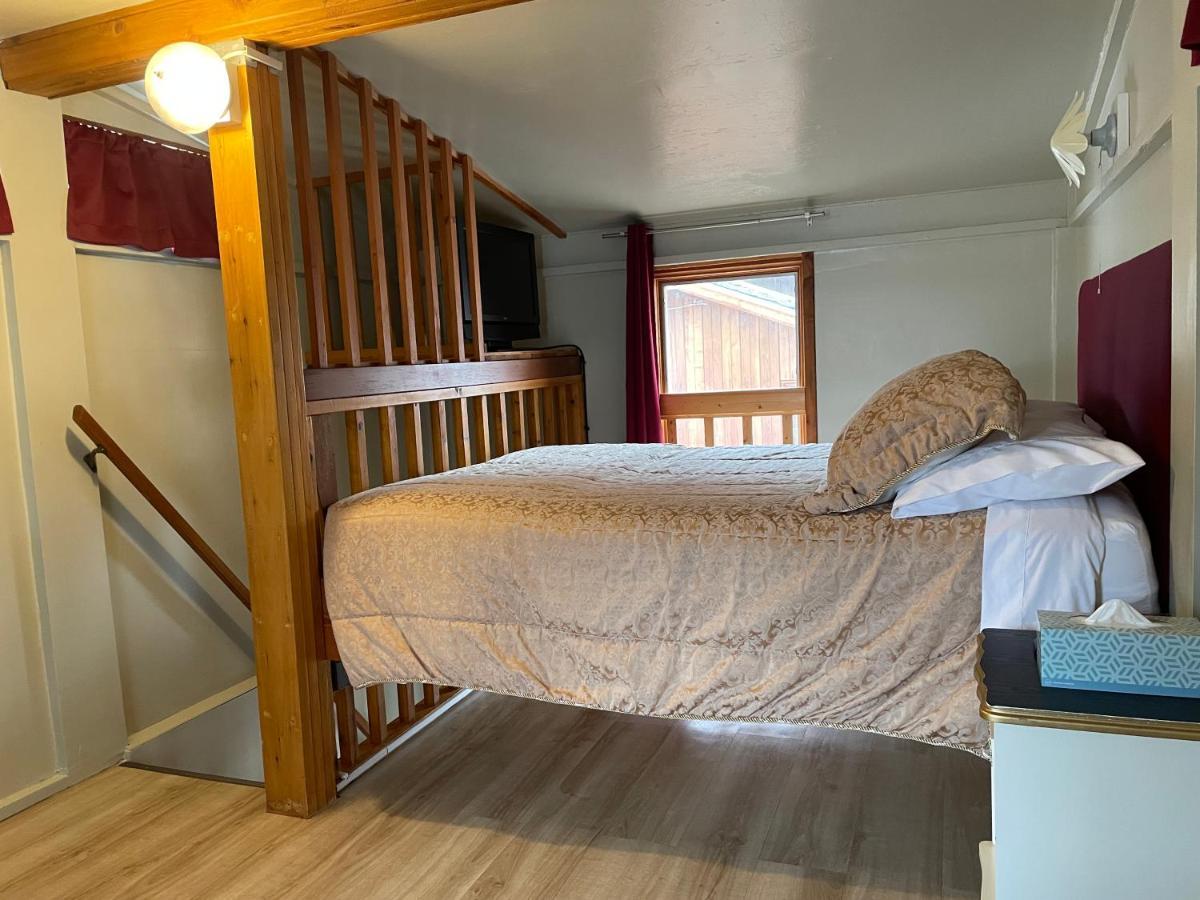 Luna Bed & Breakfast Ґранд-Форкс Екстер'єр фото